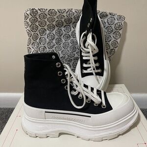Alexander McQueen sneaker